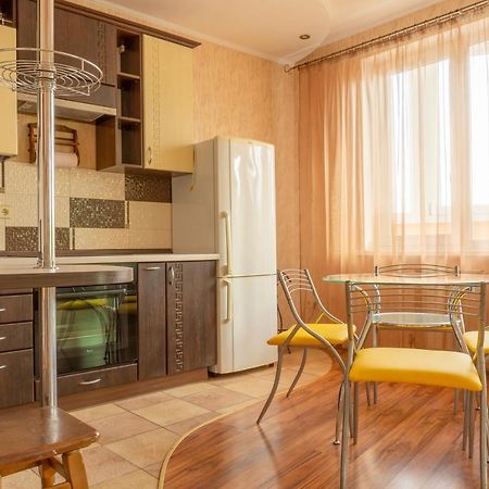 Big Studio Apartment Near River Mall Κίεβο Εξωτερικό φωτογραφία