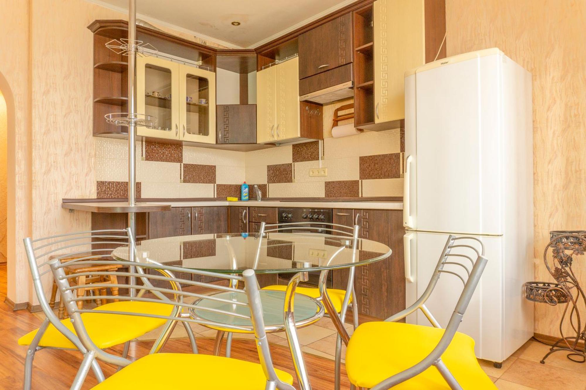 Big Studio Apartment Near River Mall Κίεβο Εξωτερικό φωτογραφία