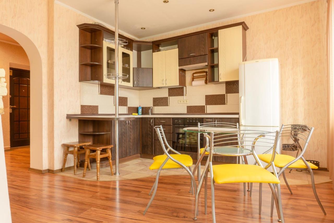 Big Studio Apartment Near River Mall Κίεβο Εξωτερικό φωτογραφία