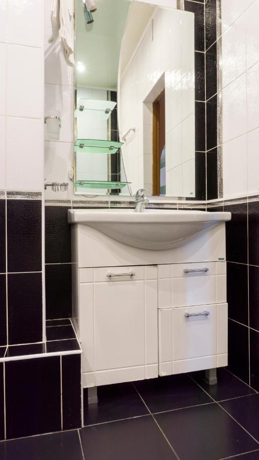 Big Studio Apartment Near River Mall Κίεβο Εξωτερικό φωτογραφία