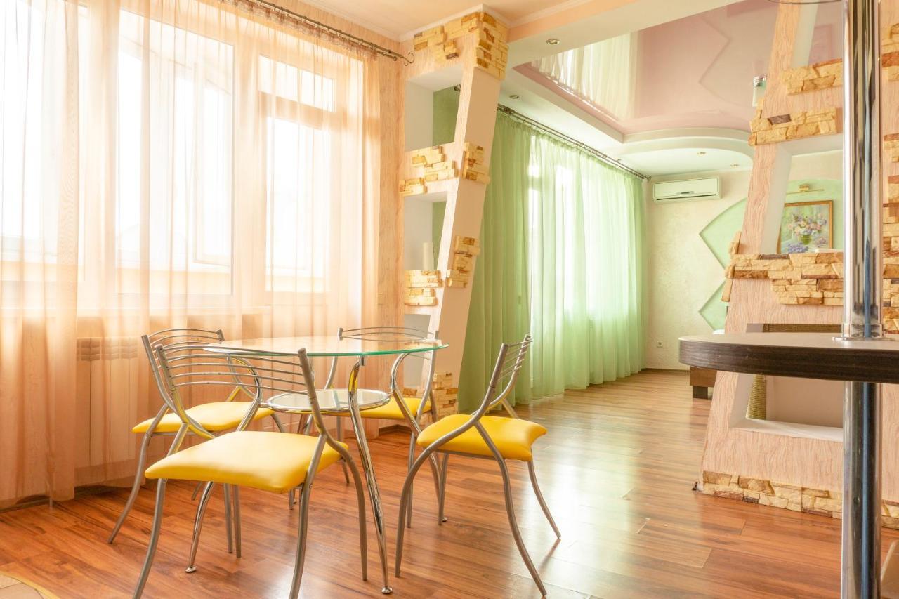 Big Studio Apartment Near River Mall Κίεβο Εξωτερικό φωτογραφία