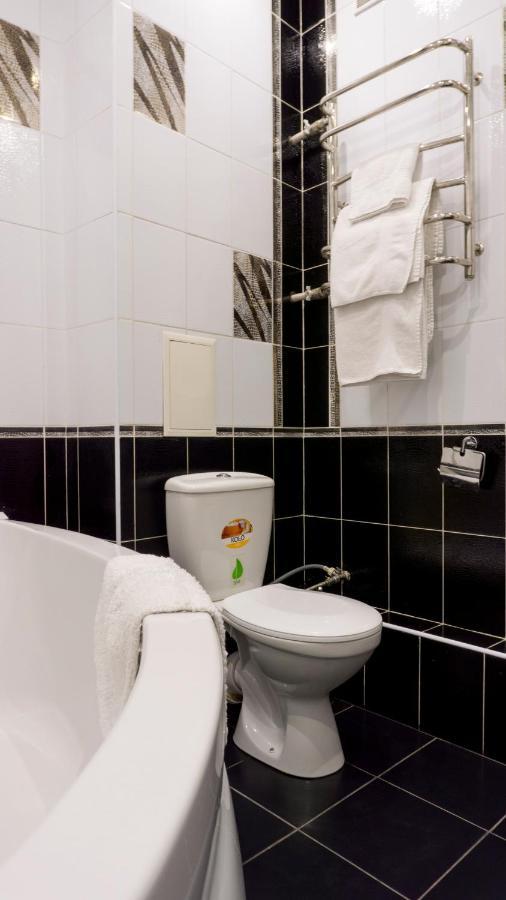 Big Studio Apartment Near River Mall Κίεβο Εξωτερικό φωτογραφία